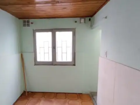 Casa Interna En Presidente Roca Al 4200