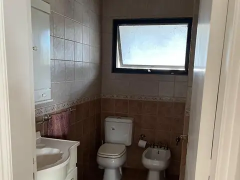 Casa de 2 plantas, a metros del Parque de la Agricultura