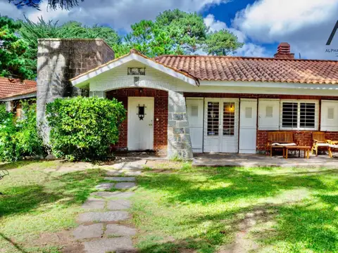Casa en alquiler anual Playa Mansa Punta del Este