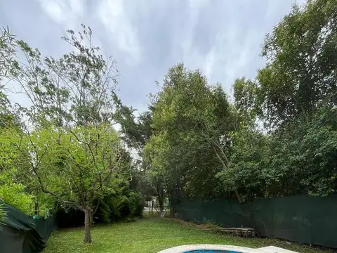 Lote de Terreno en venta- Ombú al 2300, Funes- 300 M2 con pileta.
