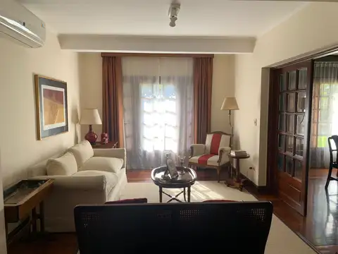 Casa en Venta con 4 cocheras