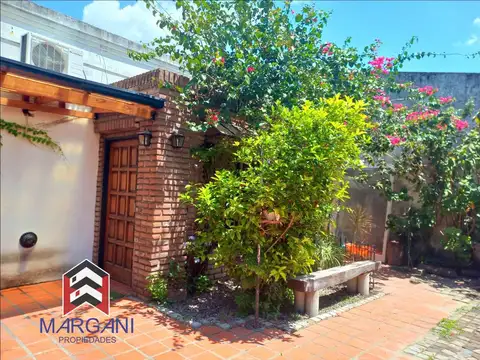 Casa en Venta con 3 cocheras