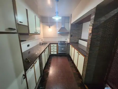 Casa en Alquiler en Barrio España y Hospitales, $ 1.100.000