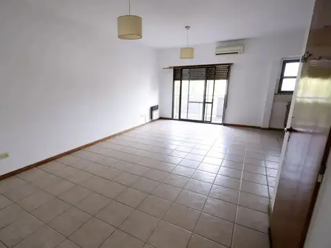 Raquel Español 100, Piso 2
