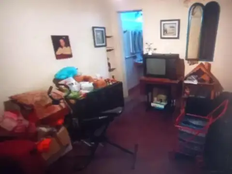 Casa en venta - 3 Dormitorios 2 Baños - Cochera - Mataderos