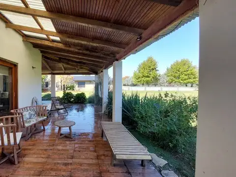 Casa 3 ambientes con 2 baños