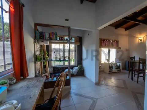 Oficina en Venta con 3 cocheras