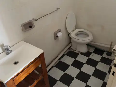 Local en Venta Via Púb.