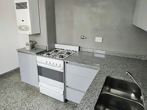 3 de febrero 200, Piso 8