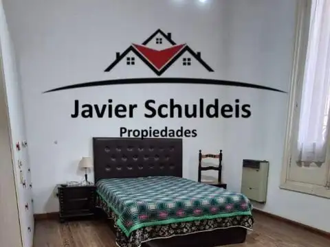 Linda casa en calle 35 e/ 34 y 36.