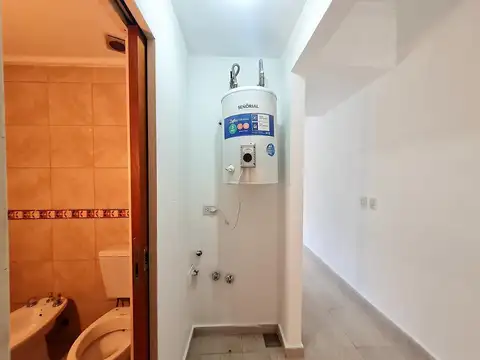 DPTO 2 AMB., PLANTA BAJA FRENTE, CON COCHERA