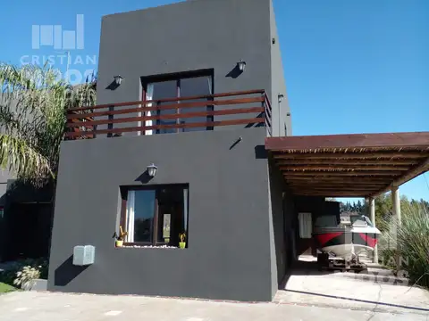 Casa en Venta con 2 cocheras