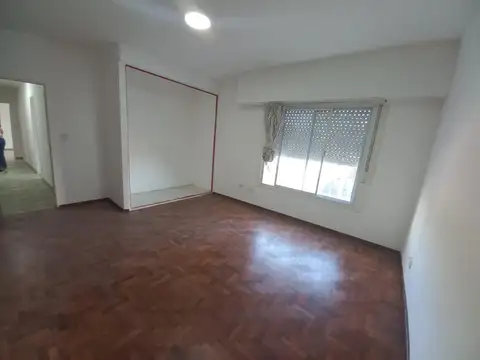 Depto Tipo Casa en Venta 50 años