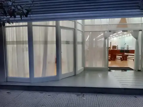 Teniente General Juan Domingo Perón 800