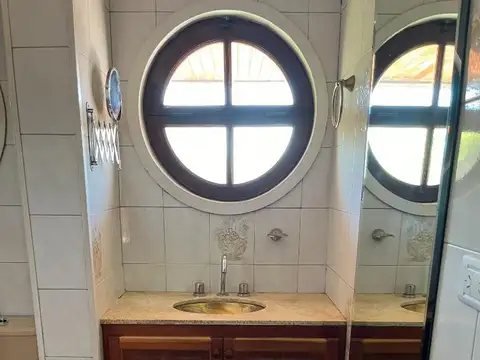 Casa en Venta con 6 cocheras