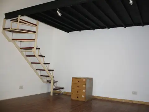 Villa del Parque PH 3 amb con entrepiso.Recién pintado.