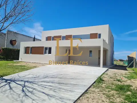 VENTA CASA PREMIUM EN CANTON GOLF