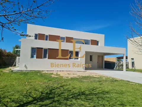 Casa en Venta en El Cantón - Barrio Golf, USD 495.000