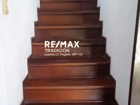 Casa 6 ambientes con 2 baños