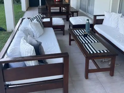 Casa en Alquiler Temporal con 1 cochera