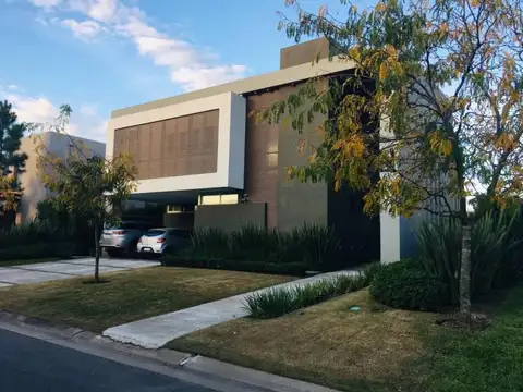 Casa en Venta de 5 dormitorios