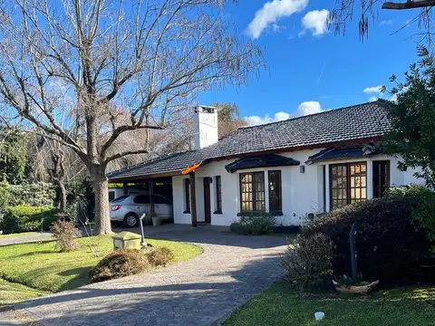 Casa en Alquiler en Francisco Alvarez, USD 1.650