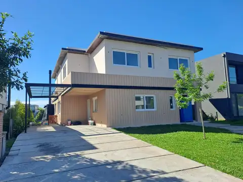 Casa en venta en Nordelta, Carpinchos a la laguna