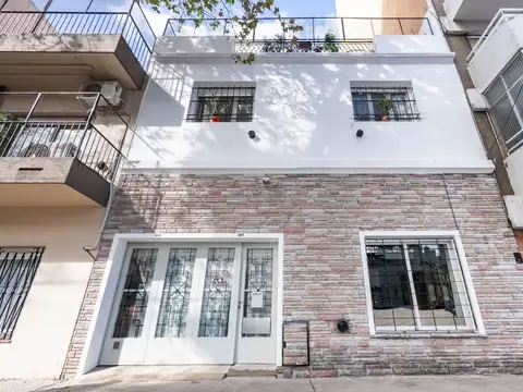 VENTA CASA 4 AMB 2 PLANTAS TERRAZA EXCEL UBICAC.