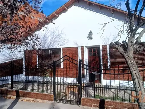 venta de casa 3 habitaciones con quincho y departamento
