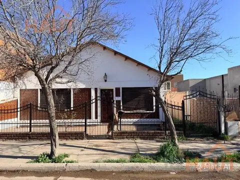 venta de casa 3 habitaciones con quincho y departamento