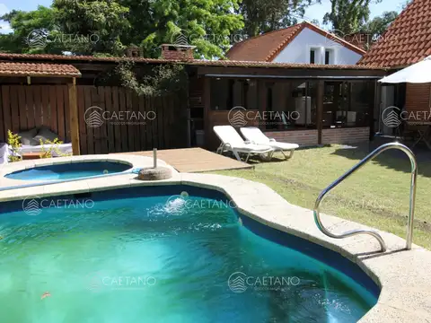 Casa 4 ambientes con 2 baños
