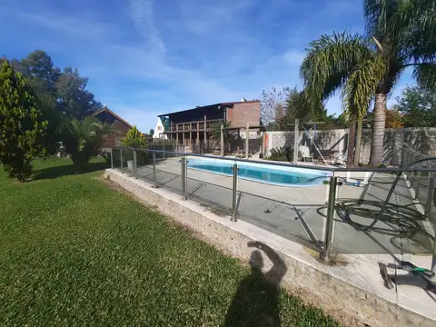 Casa en Venta con 3 cocheras