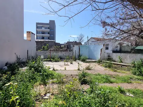 Terreno en Venta 15  mts Fondo