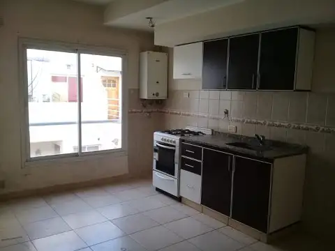 Depto Tipo Casa en Alquiler en Parque Patricios, $ 890.000