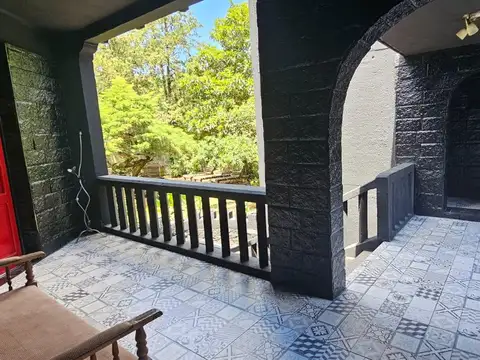 Hotel estilo gótico en Tanti