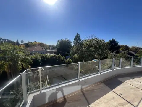 UNICO "PISO" Orientacion NORTE con vistas al corazon de Punta Chica