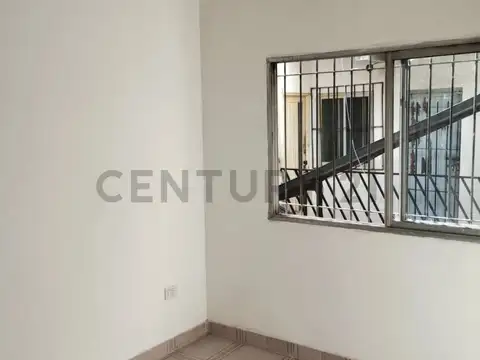 Monoambiente Con Entrepiso En Venta  Muy Luminoso San Cristobal