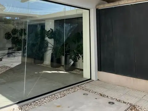 Carbone 3600, Piso 2