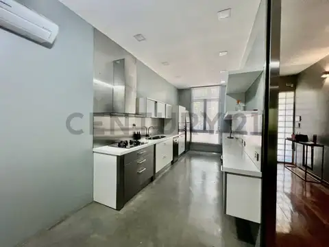 Casa en Venta en Villa del Parque, USD 890.000