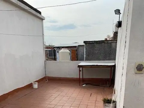 Depto Tipo Casa 2 ambientes con 1 baño
