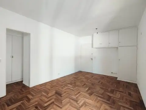 Departamento en Alquiler en Coghlan, $ 550.000