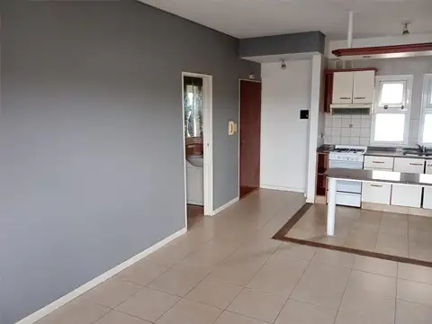 Departamento en Alquiler en Adrogue, $ 400.000