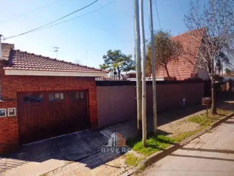 Casa en Venta en Monte Grande, USD 155.000