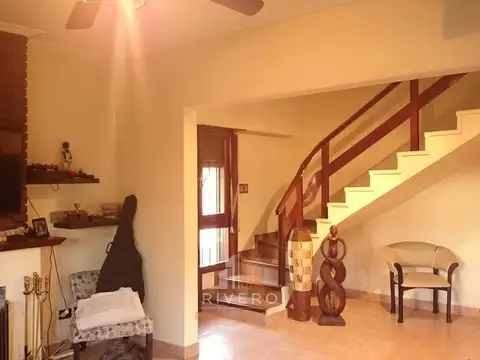 Casa en Venta con 4 cocheras