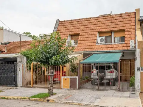 VENTA DUPLEX 3 DORMITORIOS PATIO COCHERA MARTINEZ