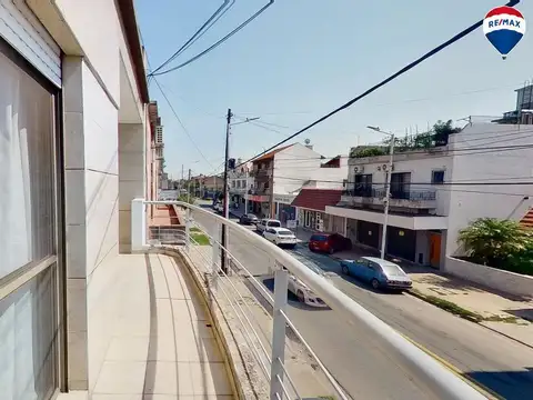 PH 4 AMB PLANTA ALTA CON BALCÓN Y QUINCHO