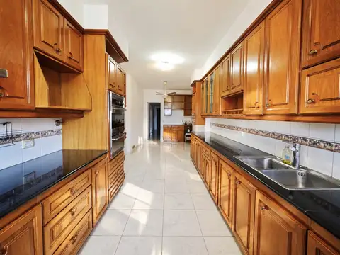 Departamento en Alquiler con 2 cocheras