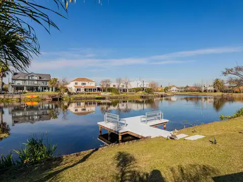 Casa en Venta en La Alameda, USD 840.999