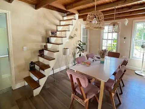 Casa en Venta con 3 cocheras