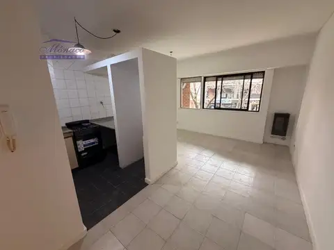 Avenida Álvarez Thomas 3500, Piso 1°
